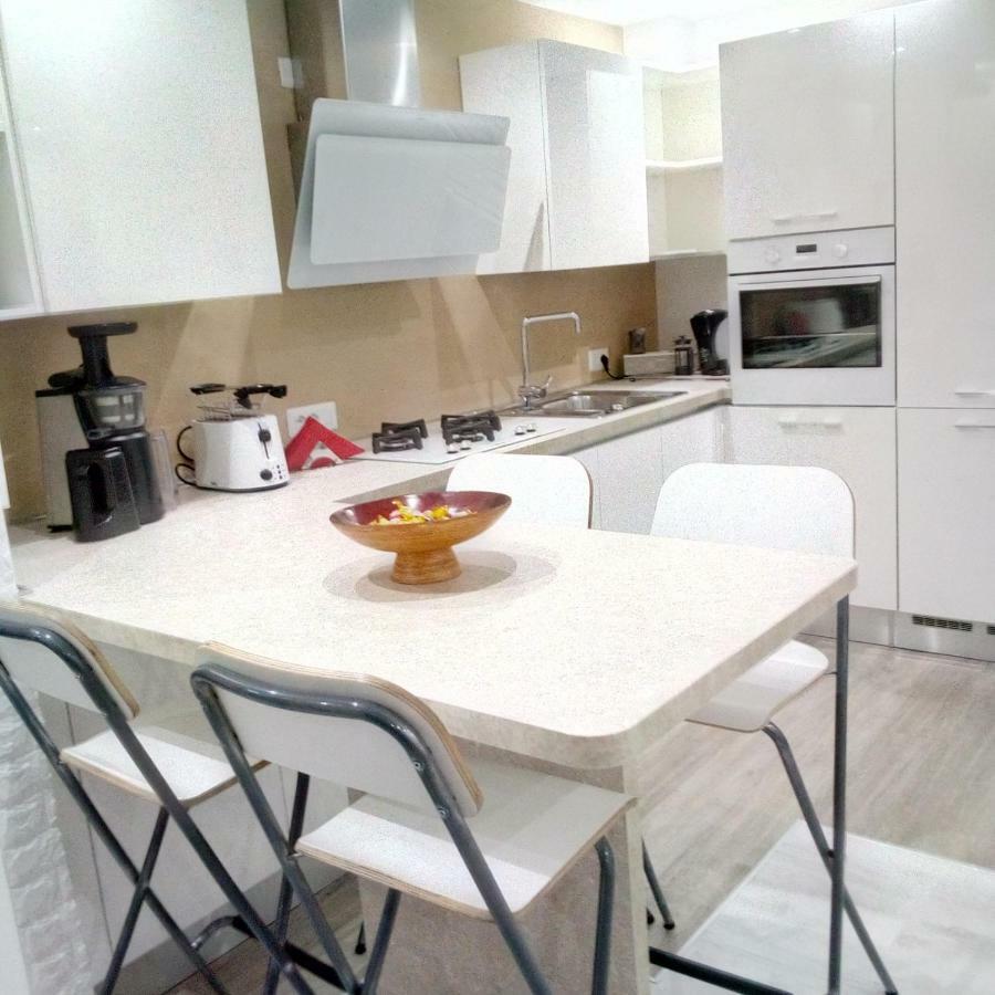 Casa Akira Appartement Riva del Garda Buitenkant foto