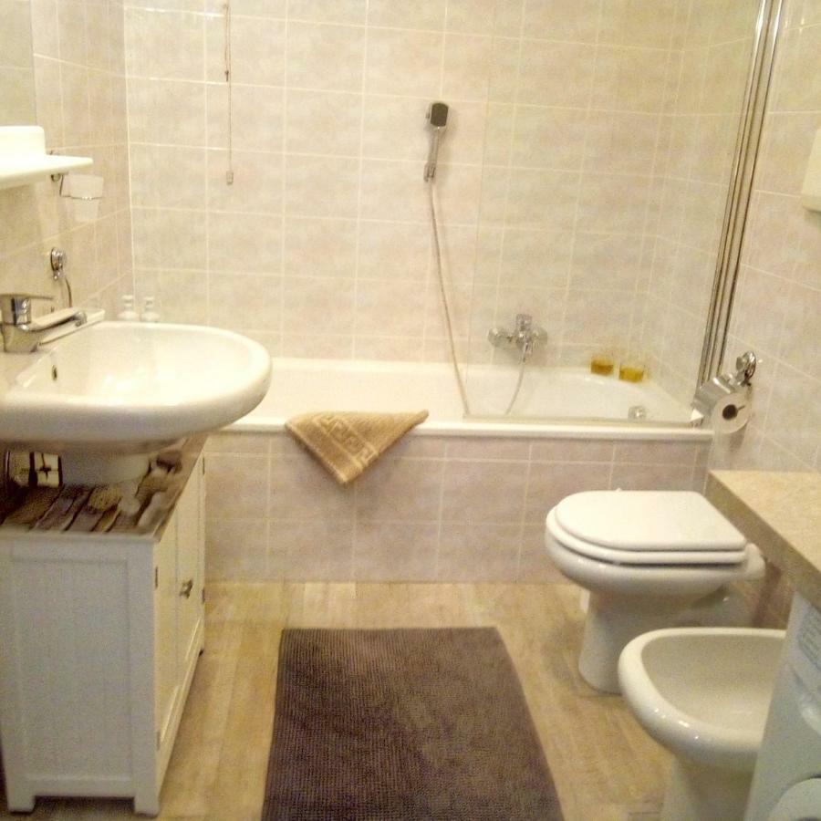 Casa Akira Appartement Riva del Garda Buitenkant foto